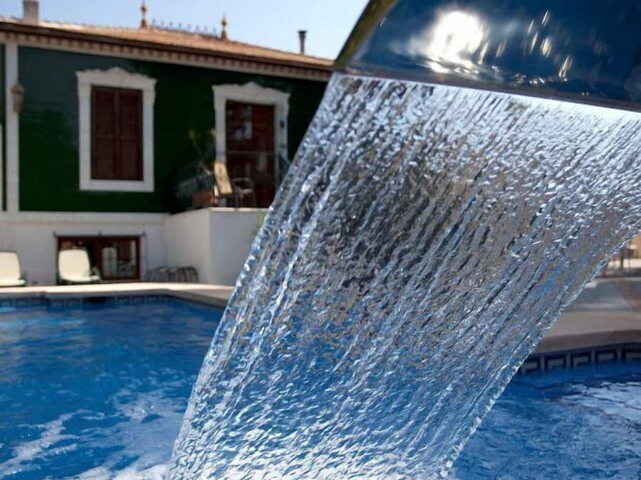 Außenpool, Liegestühle