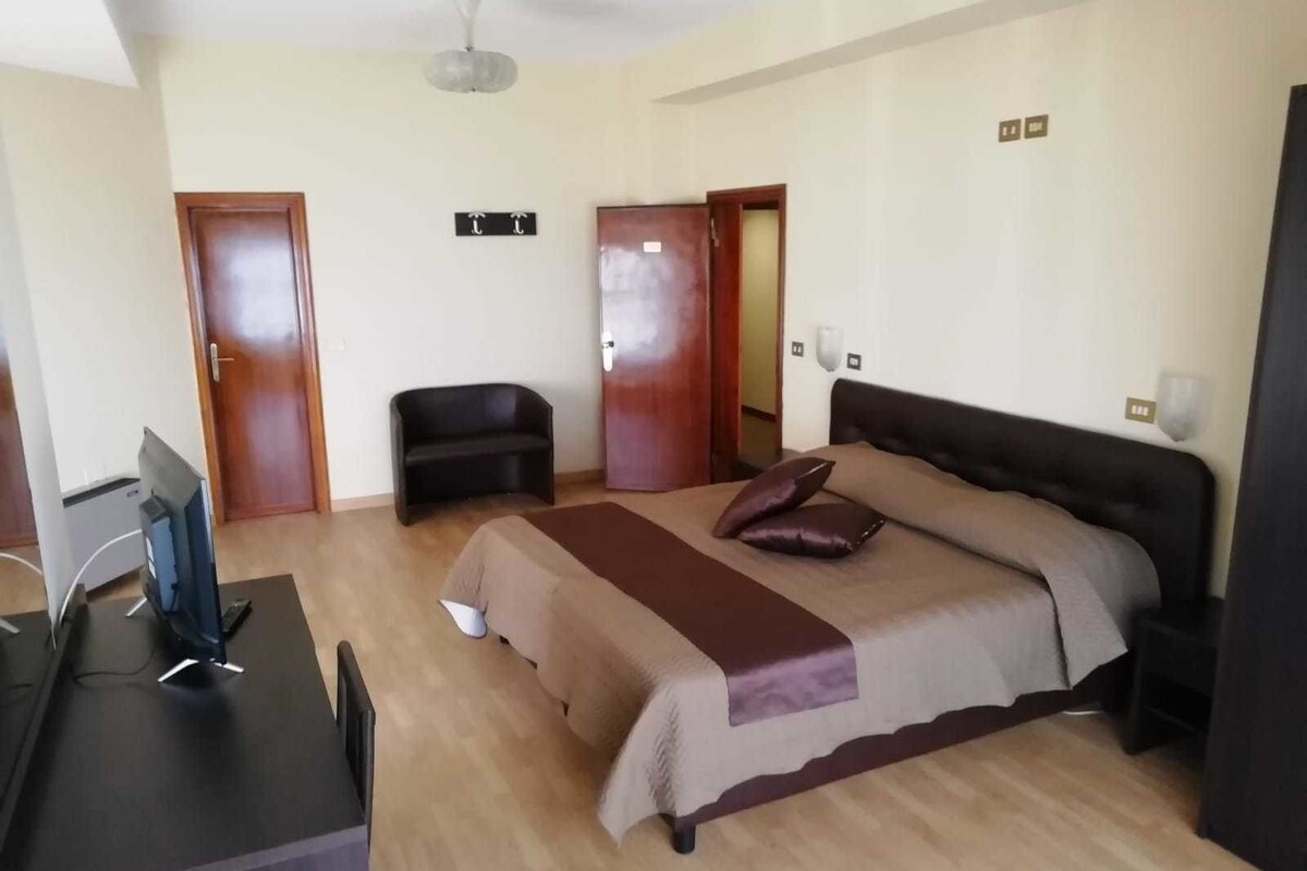 Quadruple Room | Individually decorated, individually furnished, desk, iron/ironing board