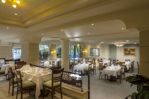 3 ristoranti; aperti a colazione, a pranzo, a cena e per il brunch