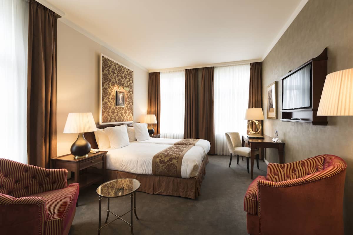 Ropa de cama de alta calidad y minibar