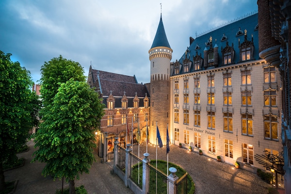 Fassade der Unterkunft – Abend/Nacht