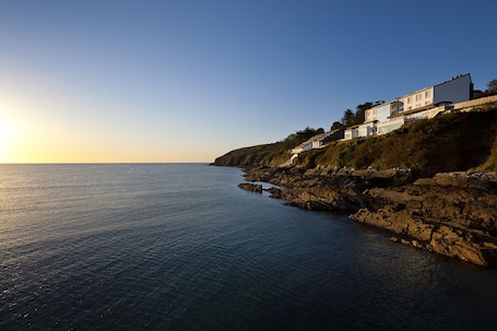 Exterior. Cliff House Hotel