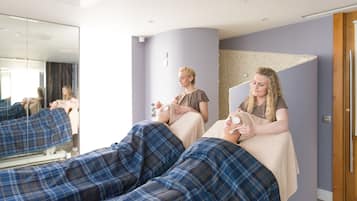 Couples treatment rooms, sauna, hot tub, steam room, body treatments