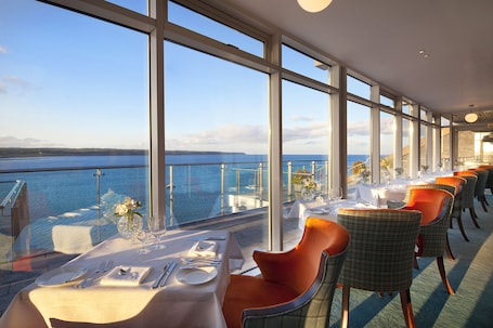 Se sirven cenas. Cliff House Hotel