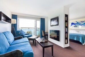 Balcony Suite | Premium bedding, pillowtop beds, minibar, in-room safe - Cliff House Hotel (Ardmore)