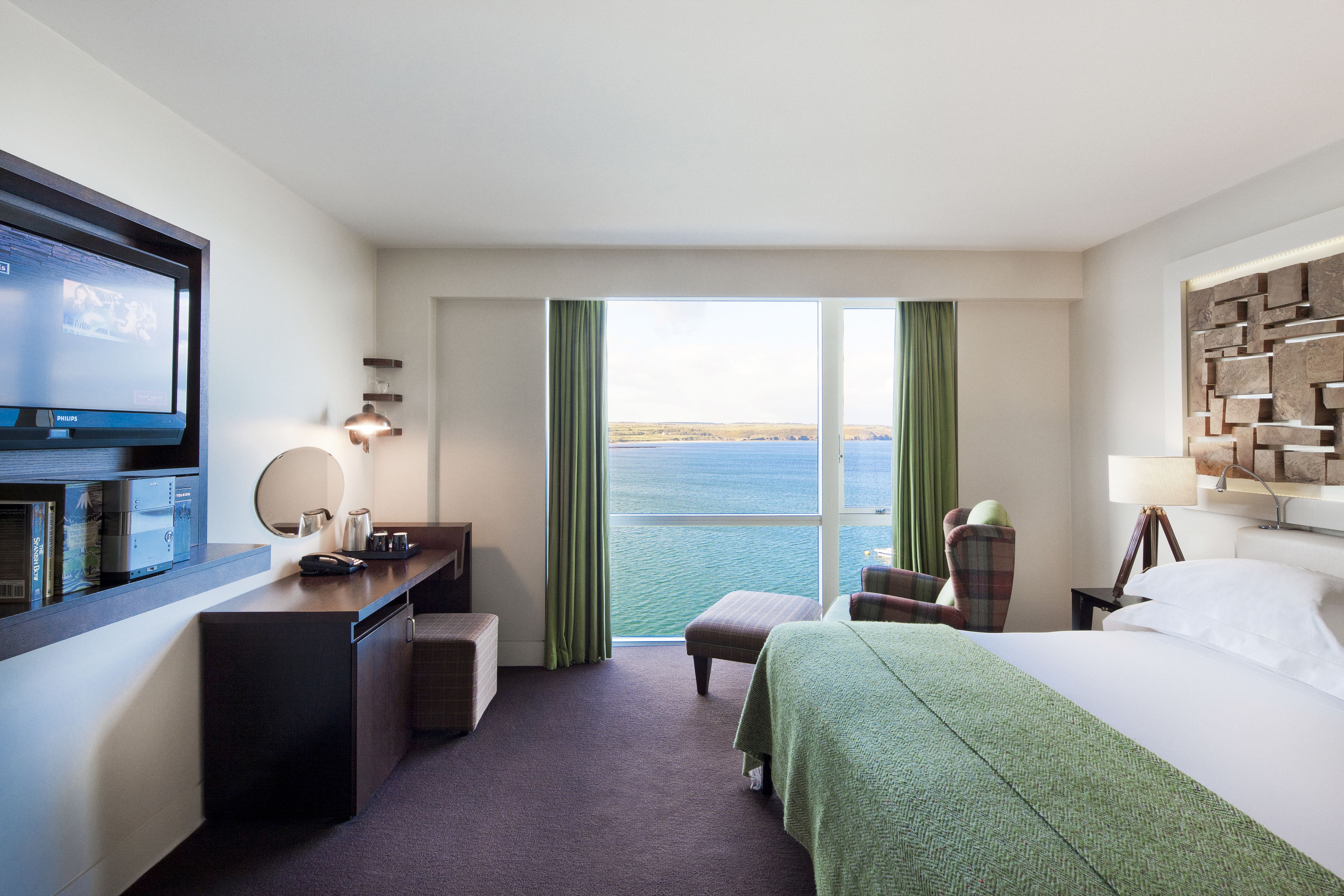 deluxe sea view room | 1 bedroom, premium bedding, pillow-top beds, minibar