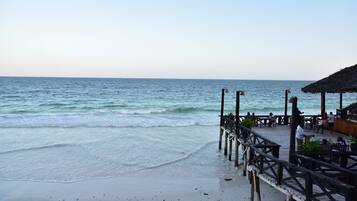 Habitació, vistes al jardí | Llençols de cotó egipci, roba de llit d'alta qualitat i minibar