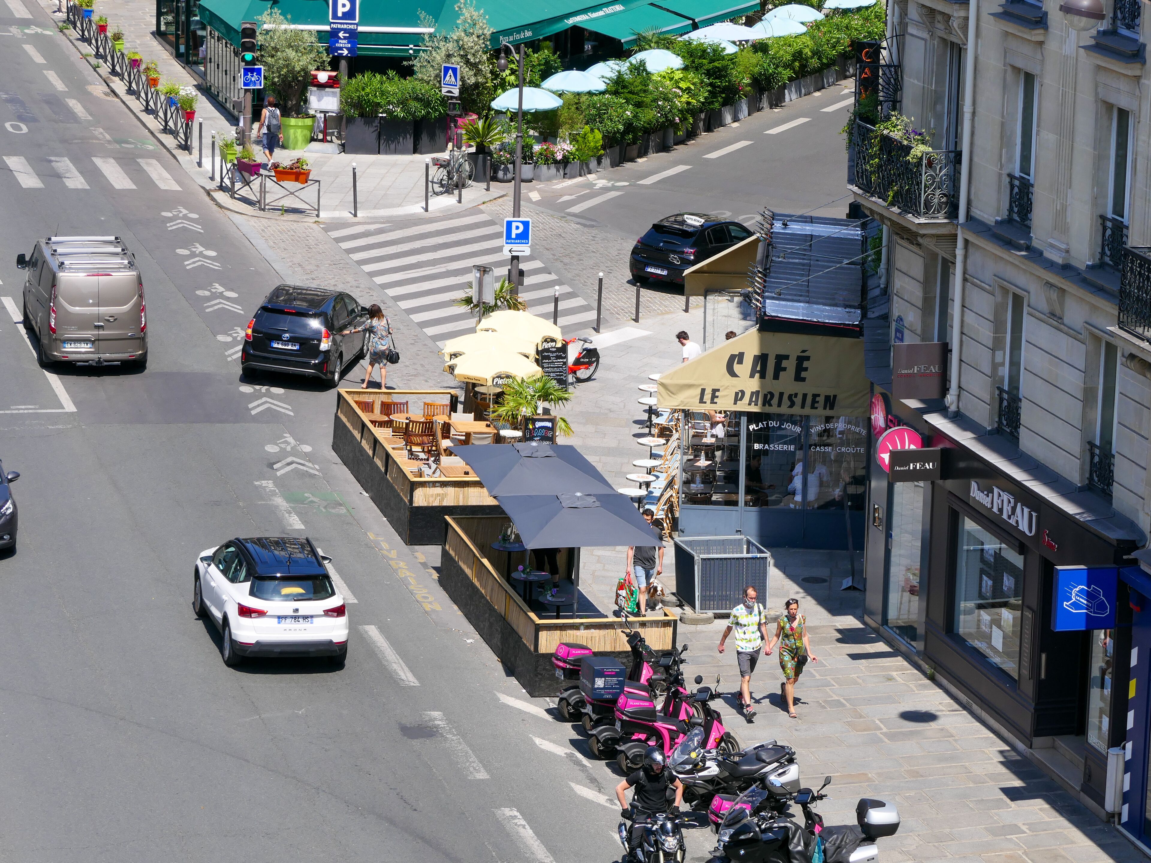 double room | in-room safe, desk, laptop workspace, blackout curtains