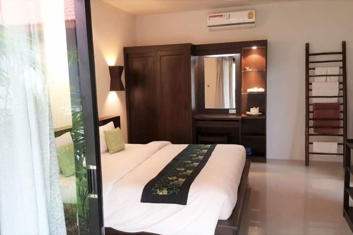 Minibar, in-room safe, free WiFi, bed sheets