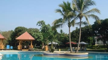 Indendørs pool