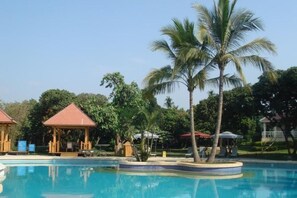Pool - New Tai Garden Hotel (Xishuangbanna Dai)