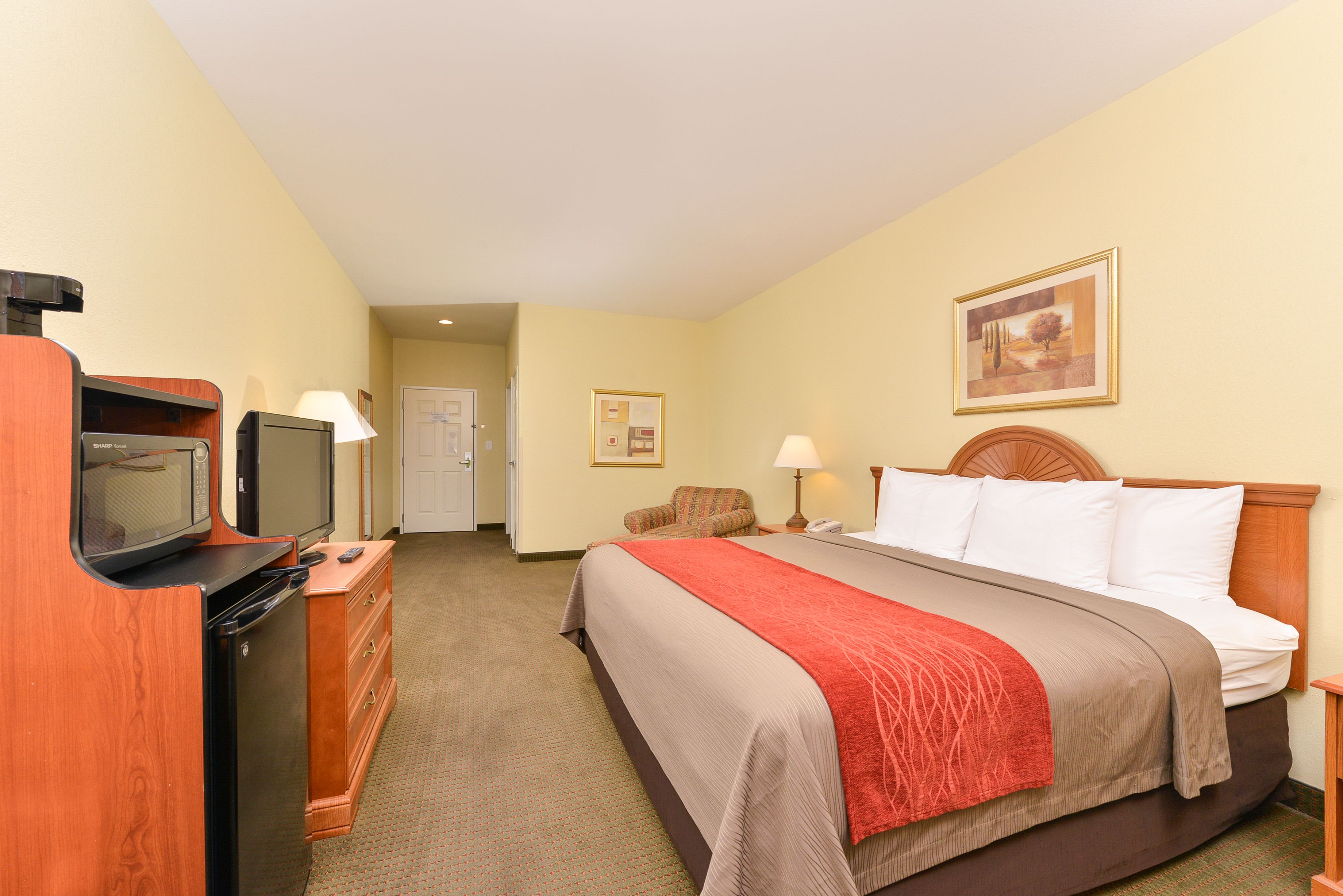 standard room, 1 king bed, non smoking | desk, blackout curtains, iron/ironing board, free wifi