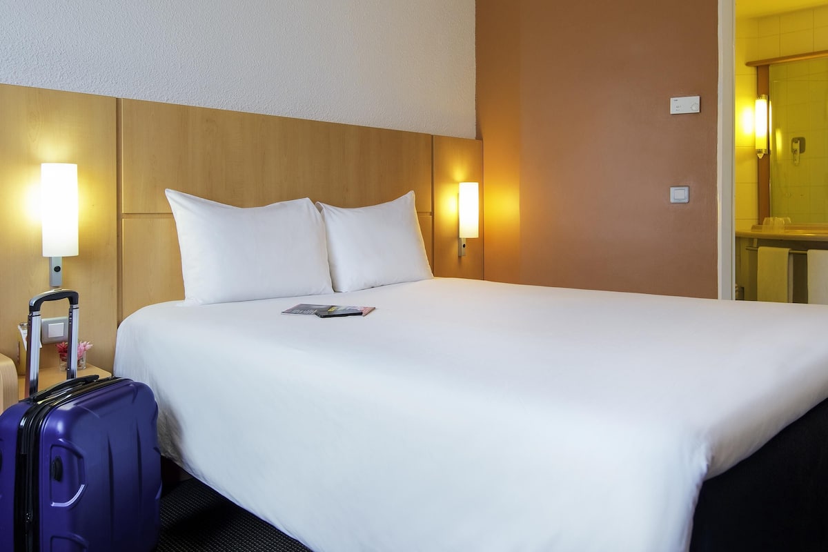 Double Room, 1 Double Bed | Premium bedding, down comforters, minibar, in-room safe