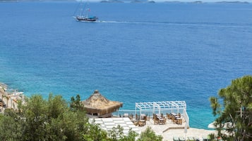 Private beach, sun loungers, beach umbrellas, beach towels