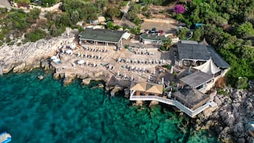 Private beach, sun loungers, beach umbrellas, beach towels