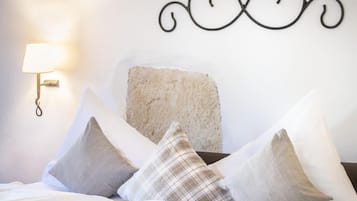 Roupas de cama antialérgicas, edredons de pluma, frigobar