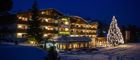 Front of property - evening/night