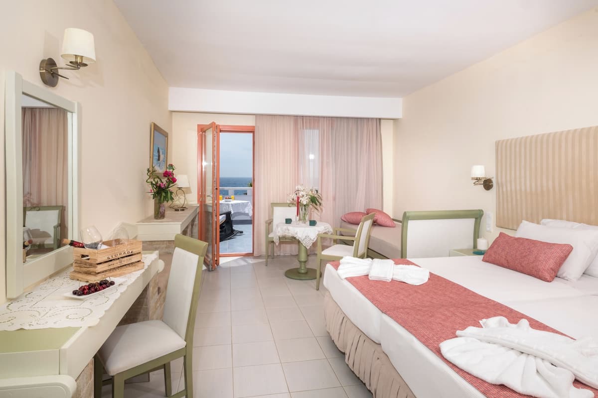 Coffres-forts dans les chambres, bureau, draps fournis