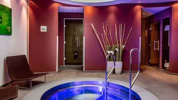 Ruang perawatan pasangan, sauna, hot tub, ruang uap, dan perawatan tubuh