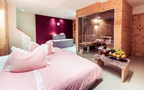Behandelingskamers voor koppels, een sauna, een bubbelbad, een stoombad