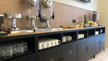 Desayuno de autoservicio todos los días (con cargo)