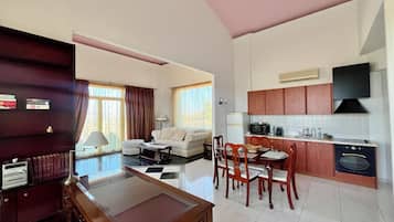 Prince Suite - Inclusive Experience | Ropa de cama de alta calidad, minibar, caja fuerte