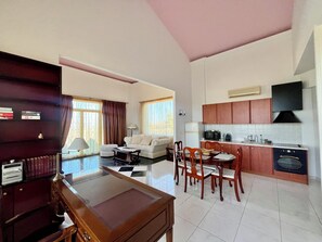 Prince Suite - Inclusive Experience | Ropa de cama de alta calidad y minibar