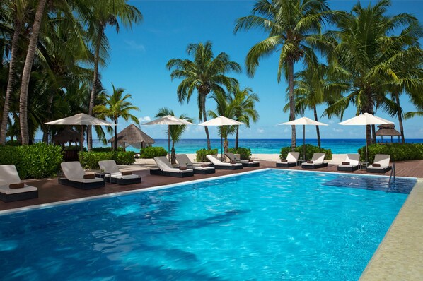 3 outdoor pools, sun loungers - Secrets Aura Cozumel - Adults Only - All Inclusive (Cozumel)