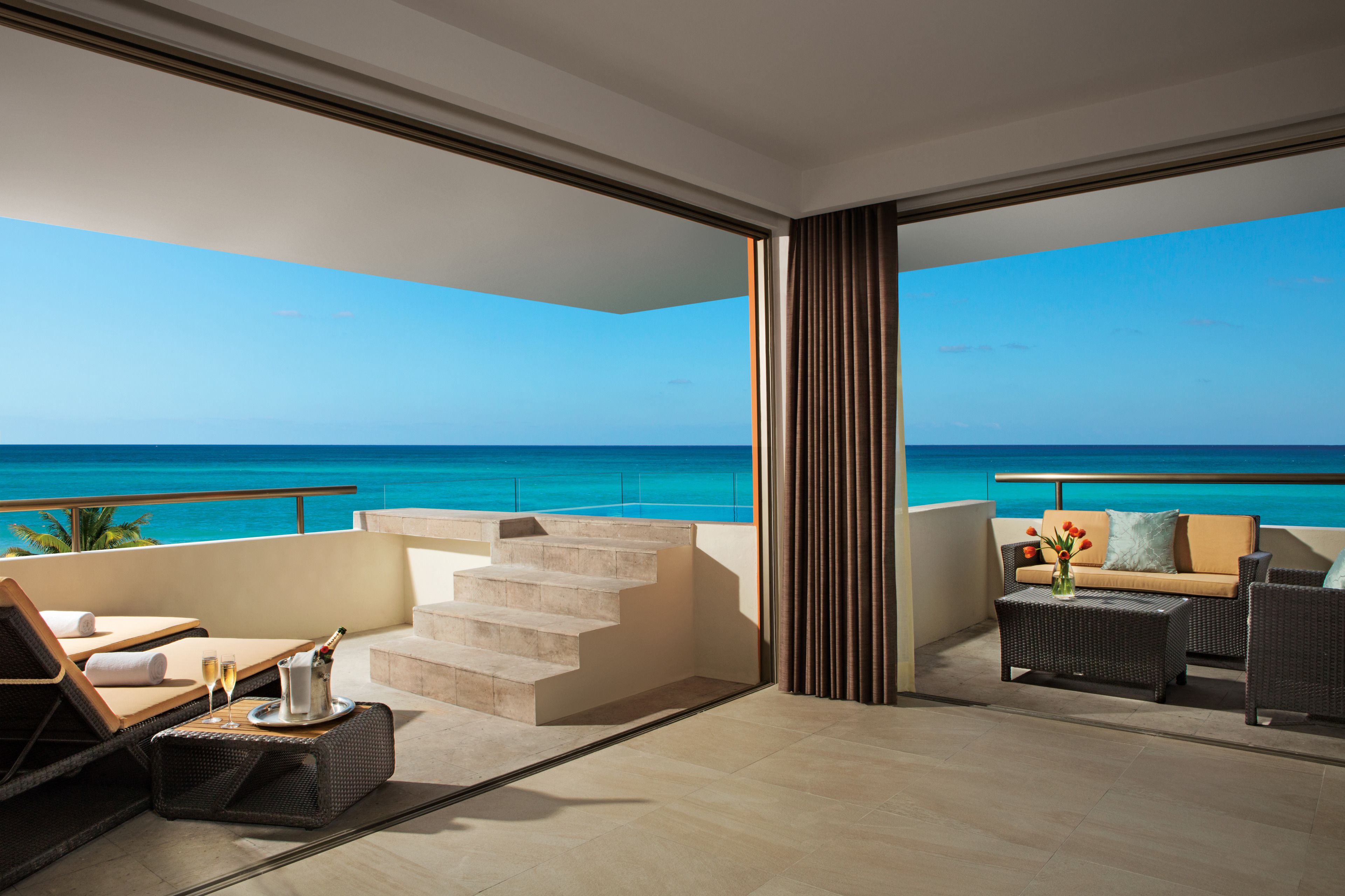Preferred Club Junior Suite Ocean Front Plunge Pool King | Vue sur la plage/l’océan