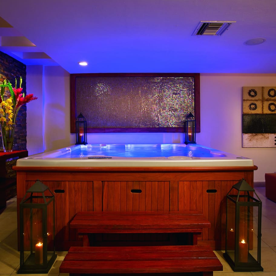 Couples treatment rooms, sauna, hot tub, steam room, body treatments