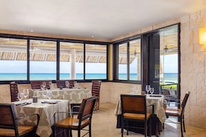 5 Restaurants; Frühstück, Mittagessen und Abendessen werden serviert
