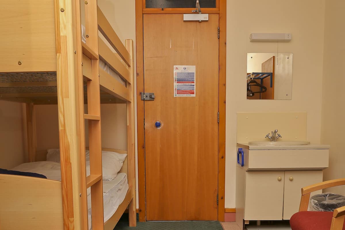 Bed sheets, wheelchair access