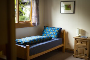 Single Room, Shared Bathroom | Bed sheets, wheelchair access - Aviemore Youth Hostel (Aviemore)