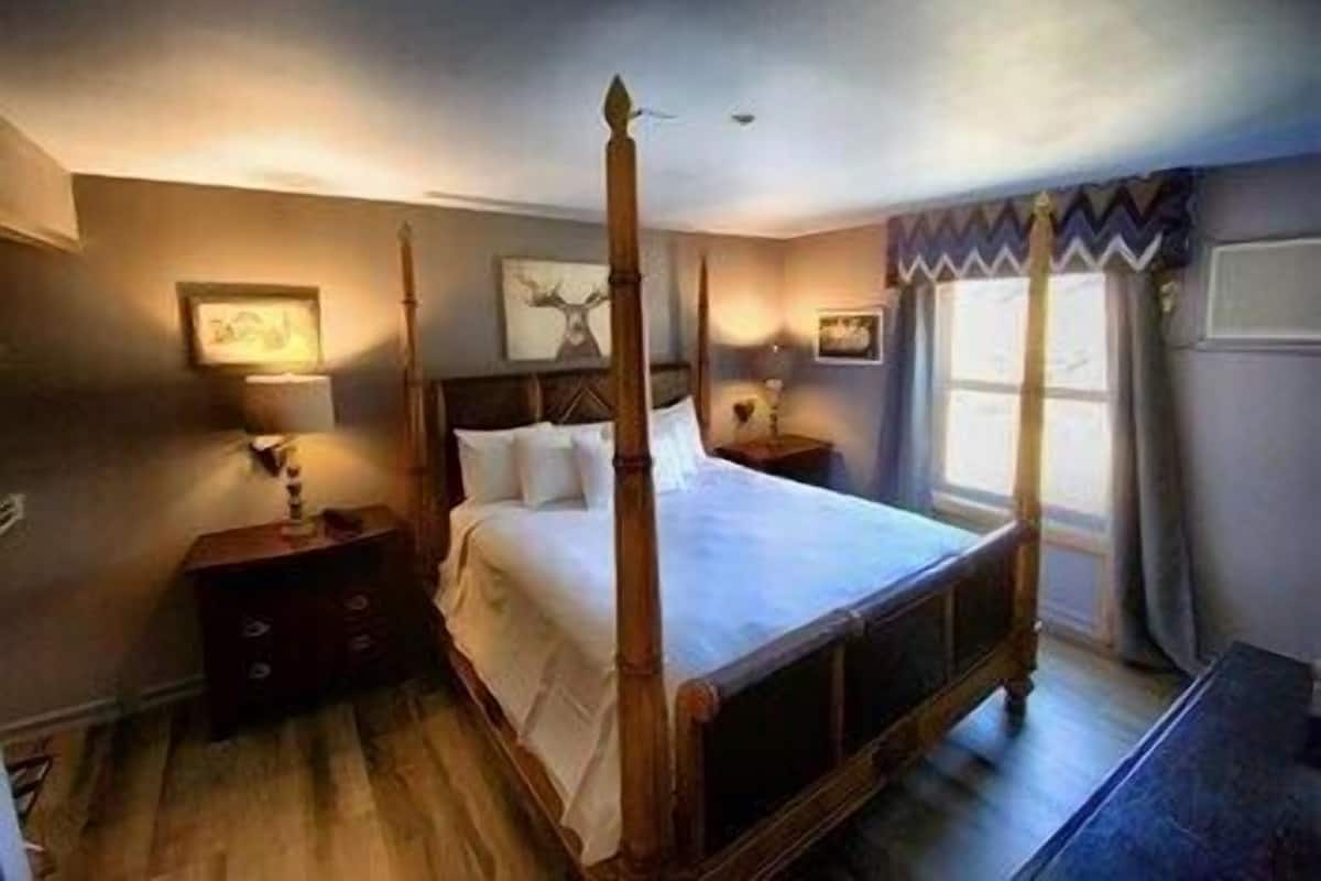 Pillowtop beds, iron/ironing board, rollaway beds, free WiFi