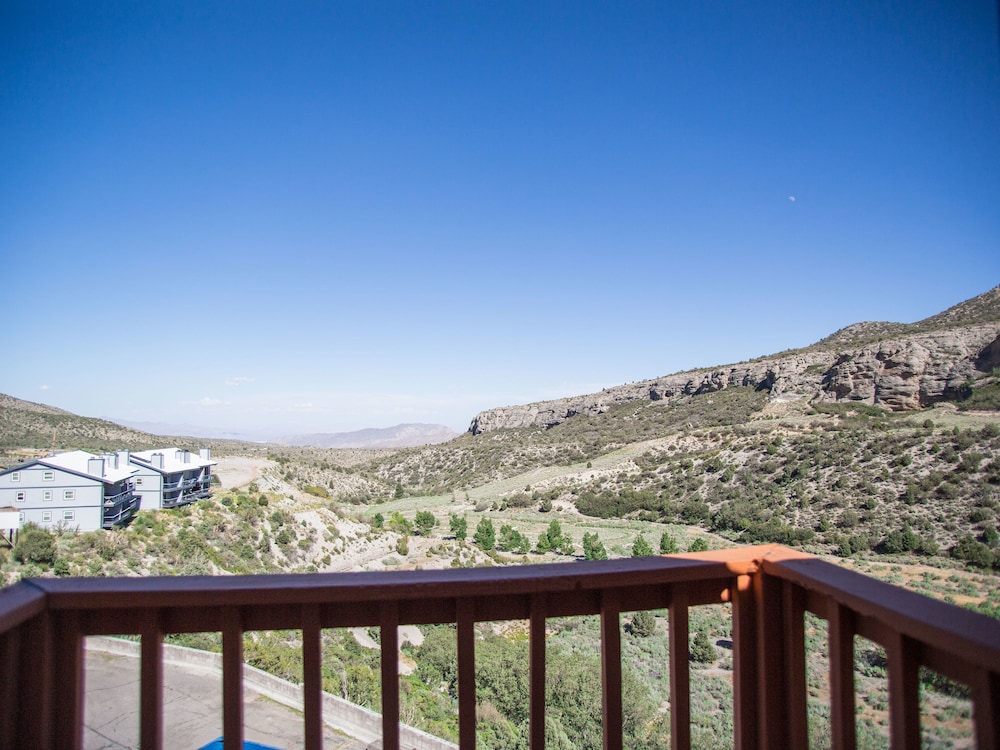 The Retreat on Charleston Peak by null