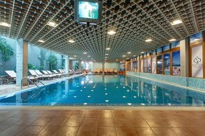 Indoor pool, sun loungers - Platinum Hotel & Casino, Bansko (Bansko)
