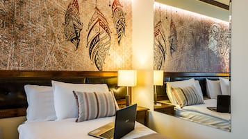 Minibar, in-room safe, desk, iron/ironing board