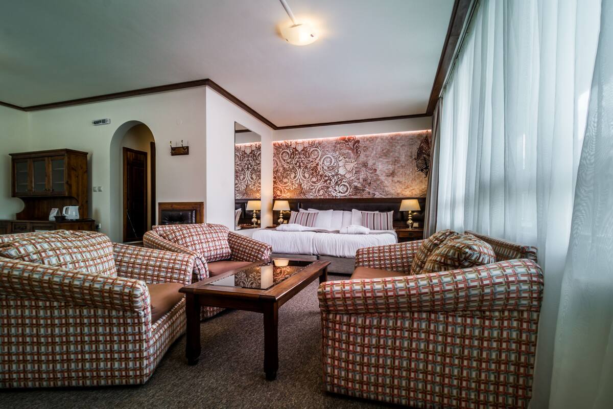 Junior Suite (Free Wifi & Spa access ) | Minibar, in-room safe, desk, iron/ironing board (on request)