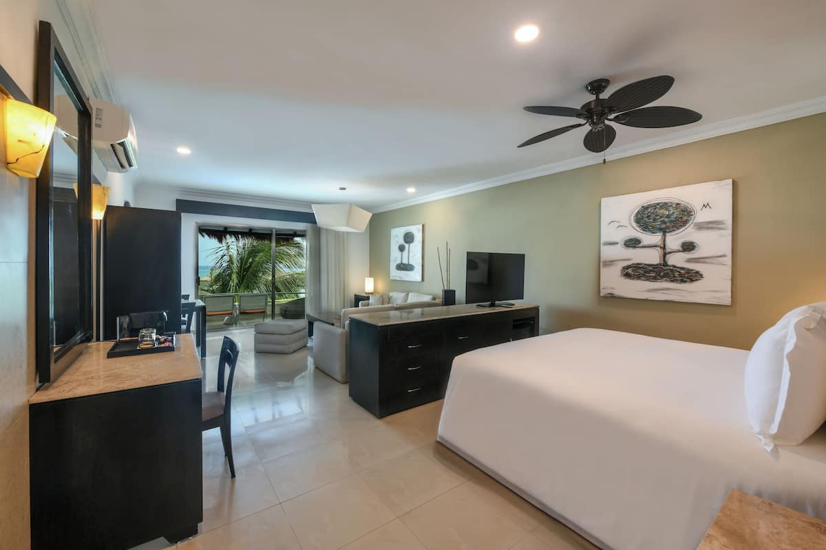 PRIVATE POOL SUITE