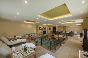 Sauna, bain à remous, hammam, soins corporels, soins d'hydrothérapie