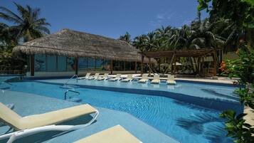 4 piscinas al aire libre