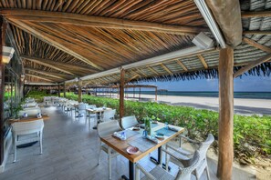 4 restaurants; breakfast, lunch and dinner served  - El Dorado Maroma, All & More Inclusive - Adults Only (Playa del Carmen)