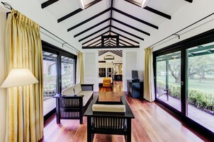 Superior Suite -15 % discount on F&B and 10% on SPA | Room amenity