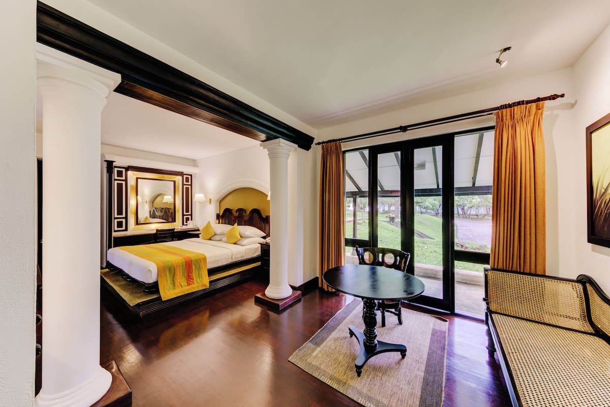 Premium bedding, minibar, in-room safe, desk
