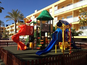 Außen-Kinderspielplatz