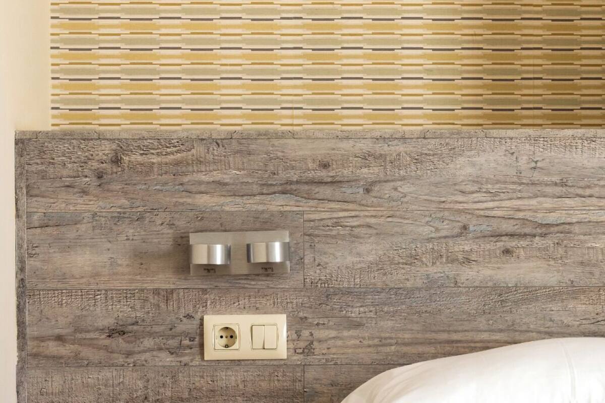 double room | in-room safe, desk, free wifi, bed sheets
