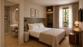 Habitación de hotel moderna con una cama grande, baño con ducha, mesita de noche y ventana con cortinas.
