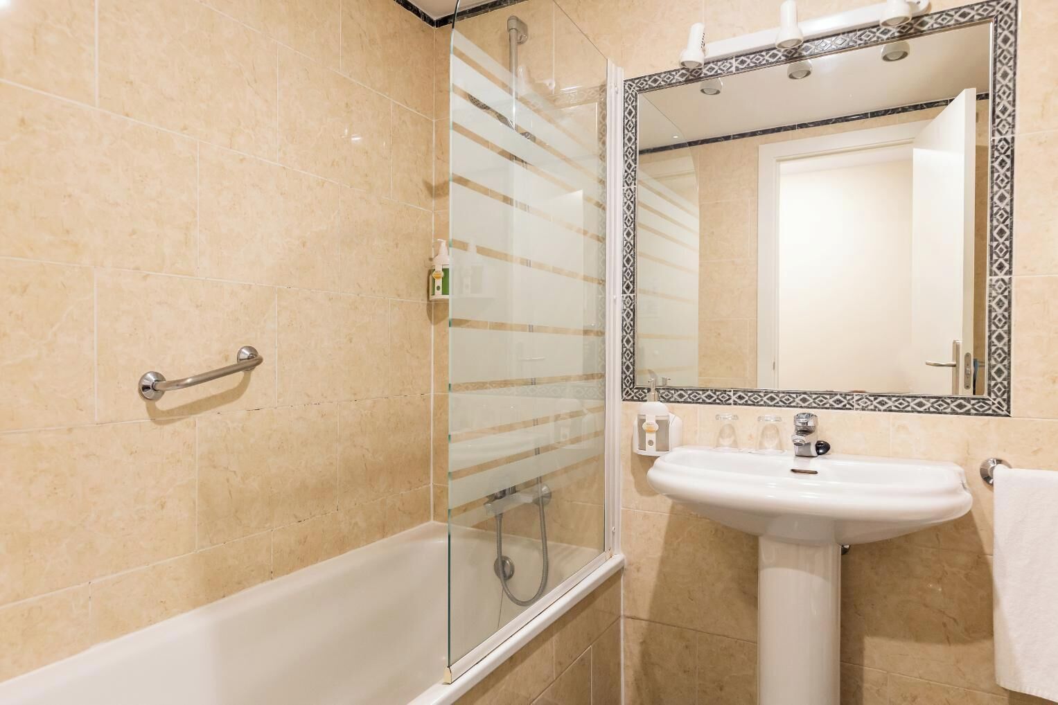 twin room | bathroom | hair dryer, bidet, towels