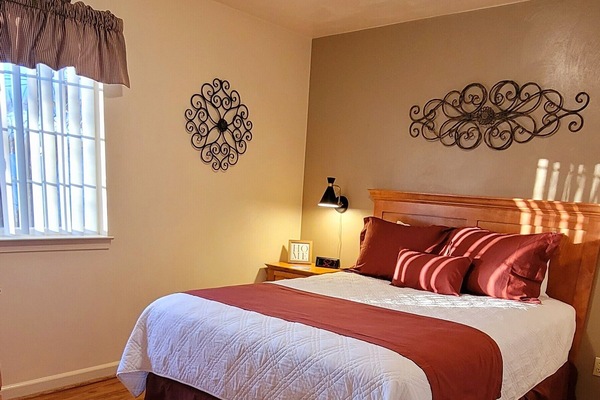 Camas com colchões pillow-top, individualmente decorados