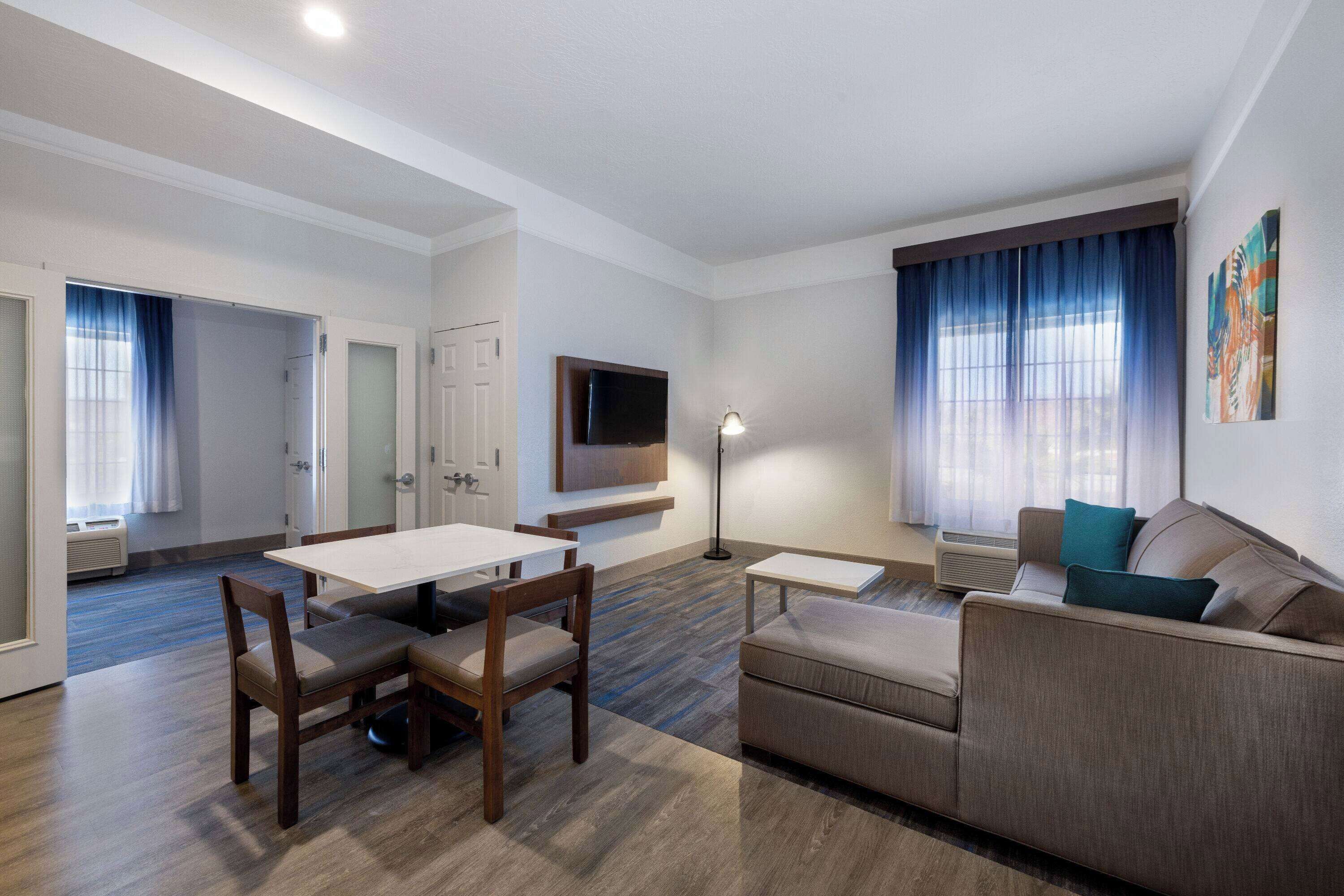 premium bedding, in-room safe, desk, laptop workspace